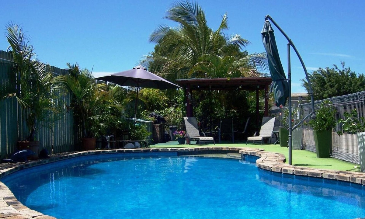 Sarina Hotel | Tramway Motel