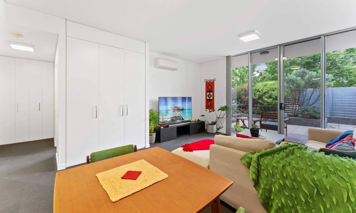 Phillip Apartment | Tranquil 1-Bed Apartment with Courtyard, Pool, BBQ