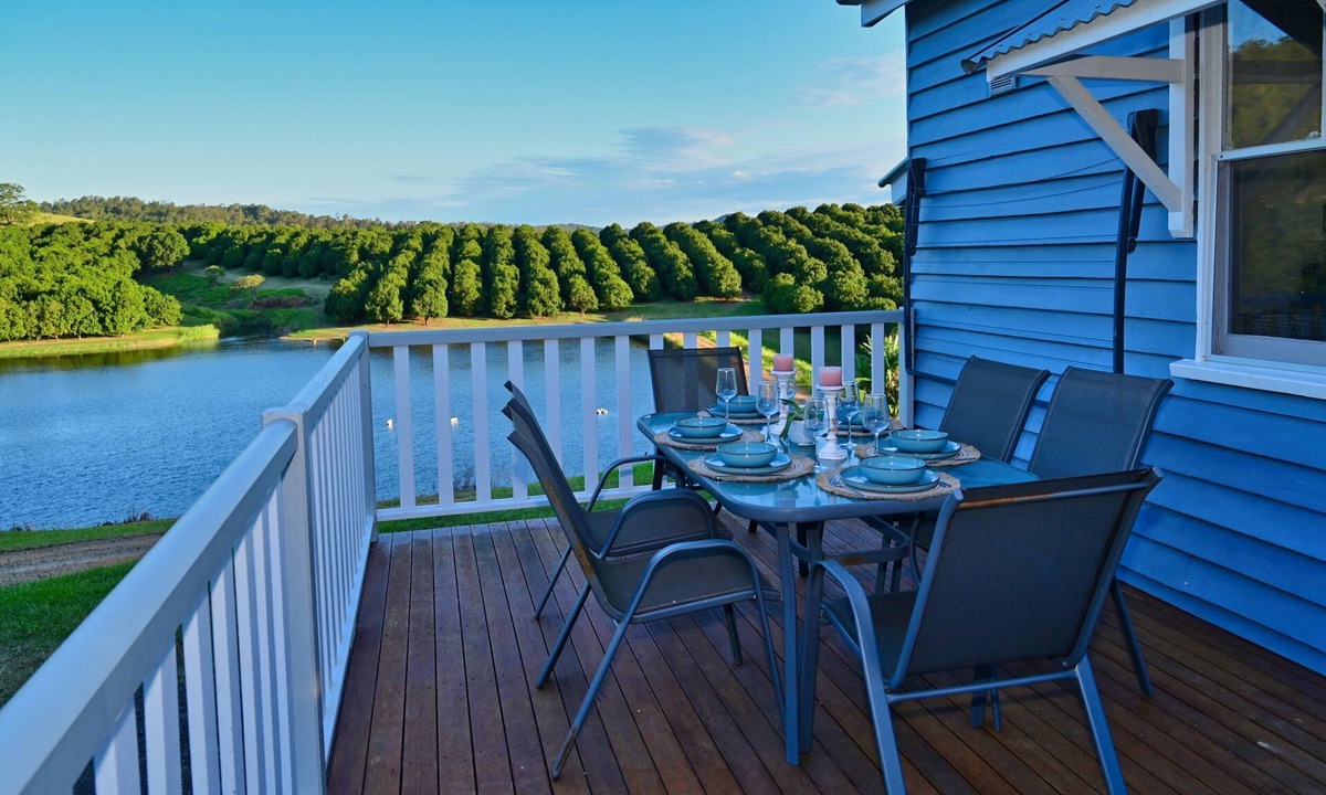 Greens Creek House | Tranquil Sunshine Coast hinterland farm stay on a working Macadamia farm