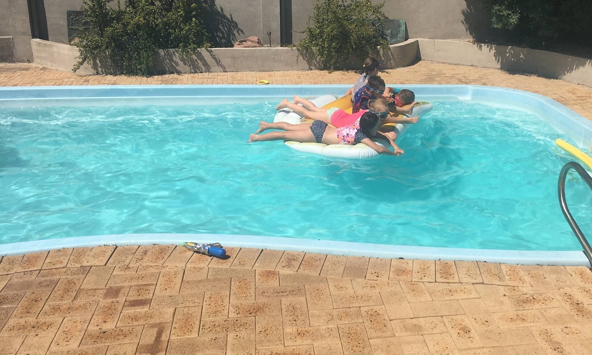 Yanchep House | Tranquil Yanchep beach stay with a pool