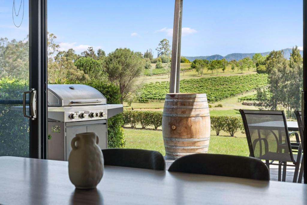 Pokolbin House | Travertine Vineyard Retreat - Stay Among the Vines