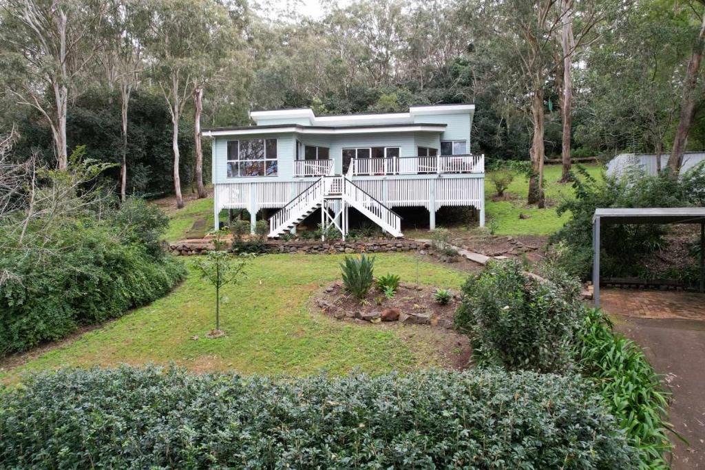 Middle Ridge House | Tree House Toowoomba - Peace & Quiet in tree tops