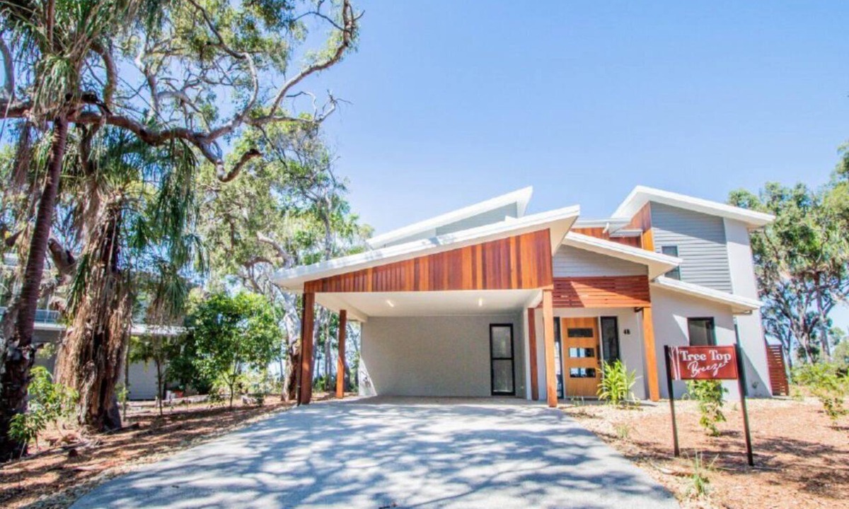 Agnes Water House | TREE TOP BREEZE - SUNRISE AT 1770