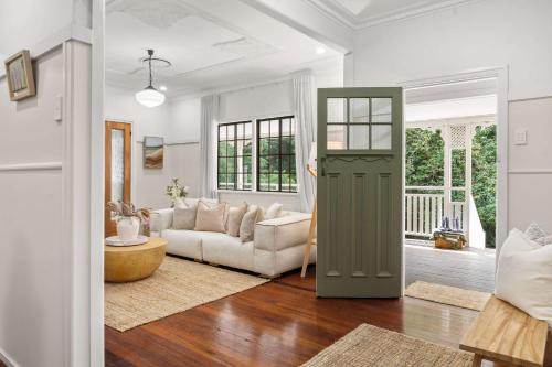 Maleny House | Treehaven House - Charming Queenslander in Maleny