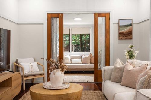 Maleny House | Treehaven House & Cottage - Maleny Retreat