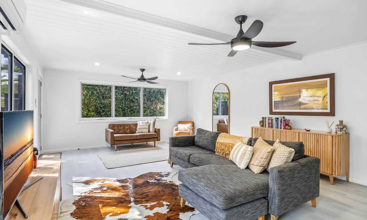 Yaroomba House | Trendy 2-Bed Home with Outdoor Entertainment