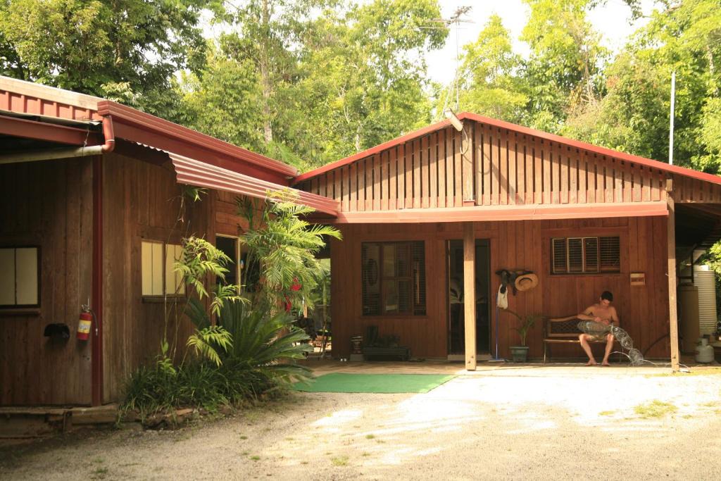 Utchee Creek Bed & Breakfast | Tropical Bliss bed and breakfast