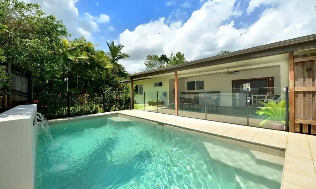 Freshwater House | Tropical Oasis - Entire home in Freshwater, Australia