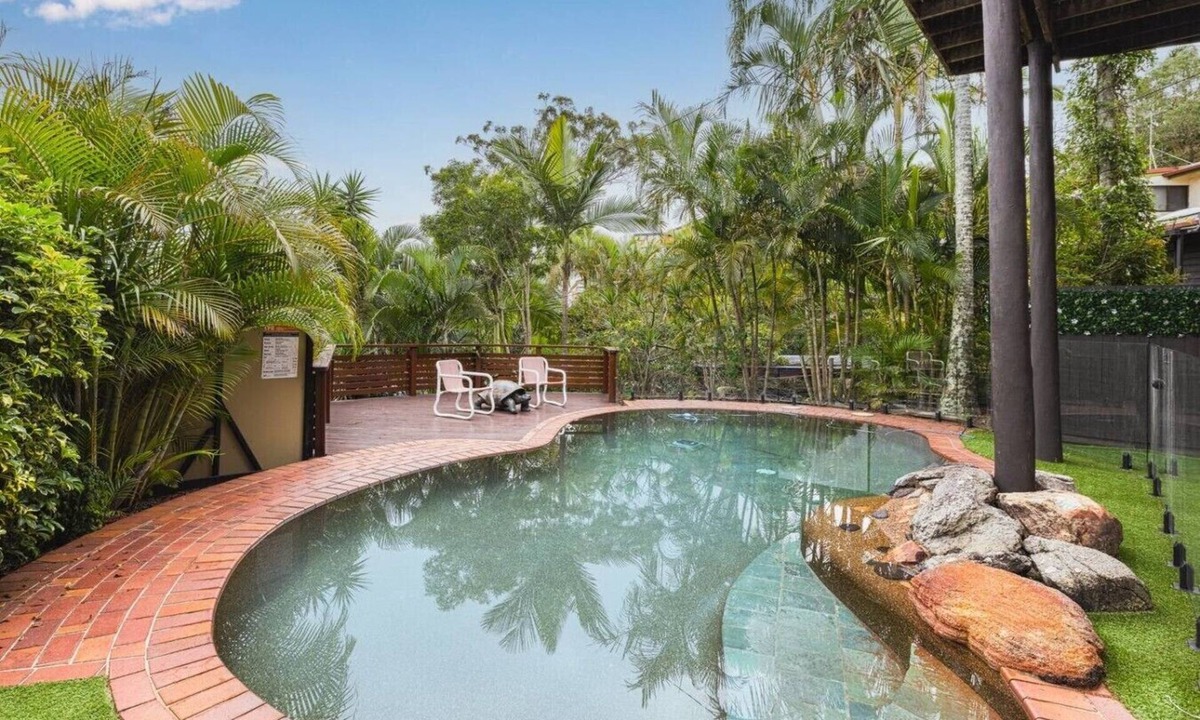 Rochedale South House | Tropical Poolside Studio | Private Entry