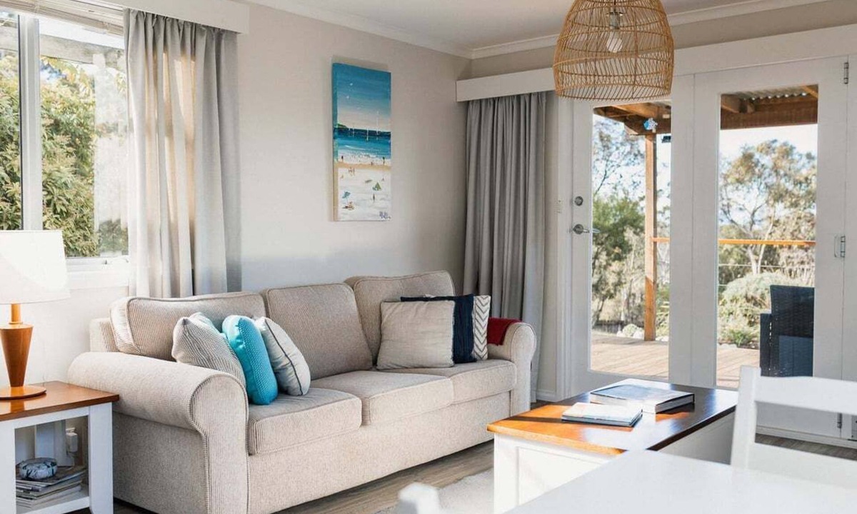 St Helens House | Tully Cottage - a home among the gum trees