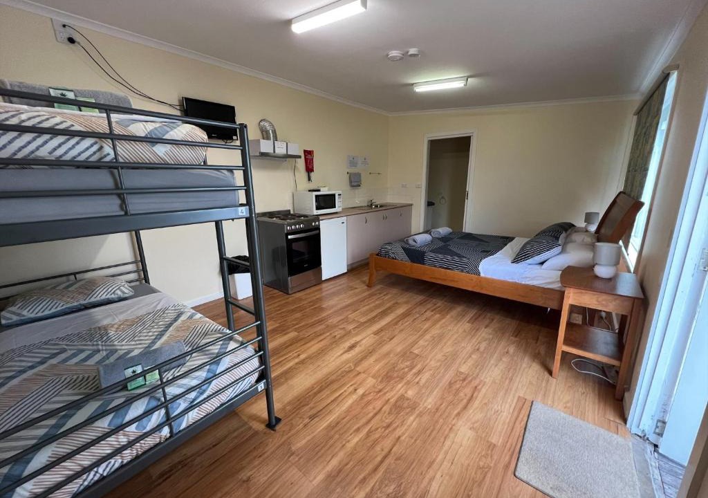 Warrnambool Hotel | Turn-in Motel