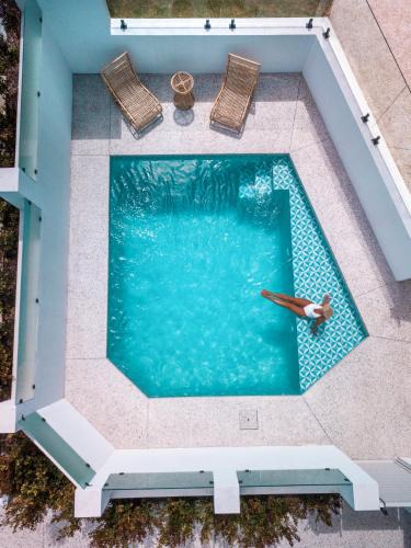Scarborough House | Turquoise Waters Retreat