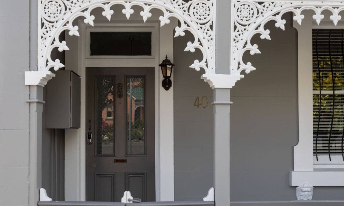 Launceston CBD House | Two Worlds Townhouse