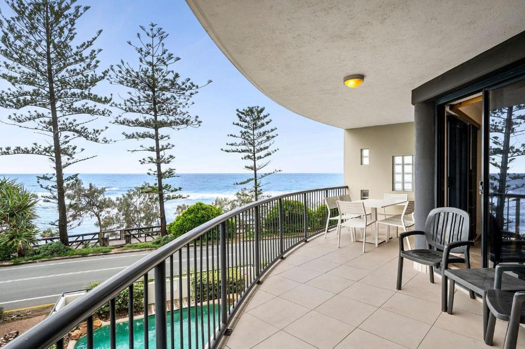 Coolum Beach Apartment | Unit 4 The Rocks