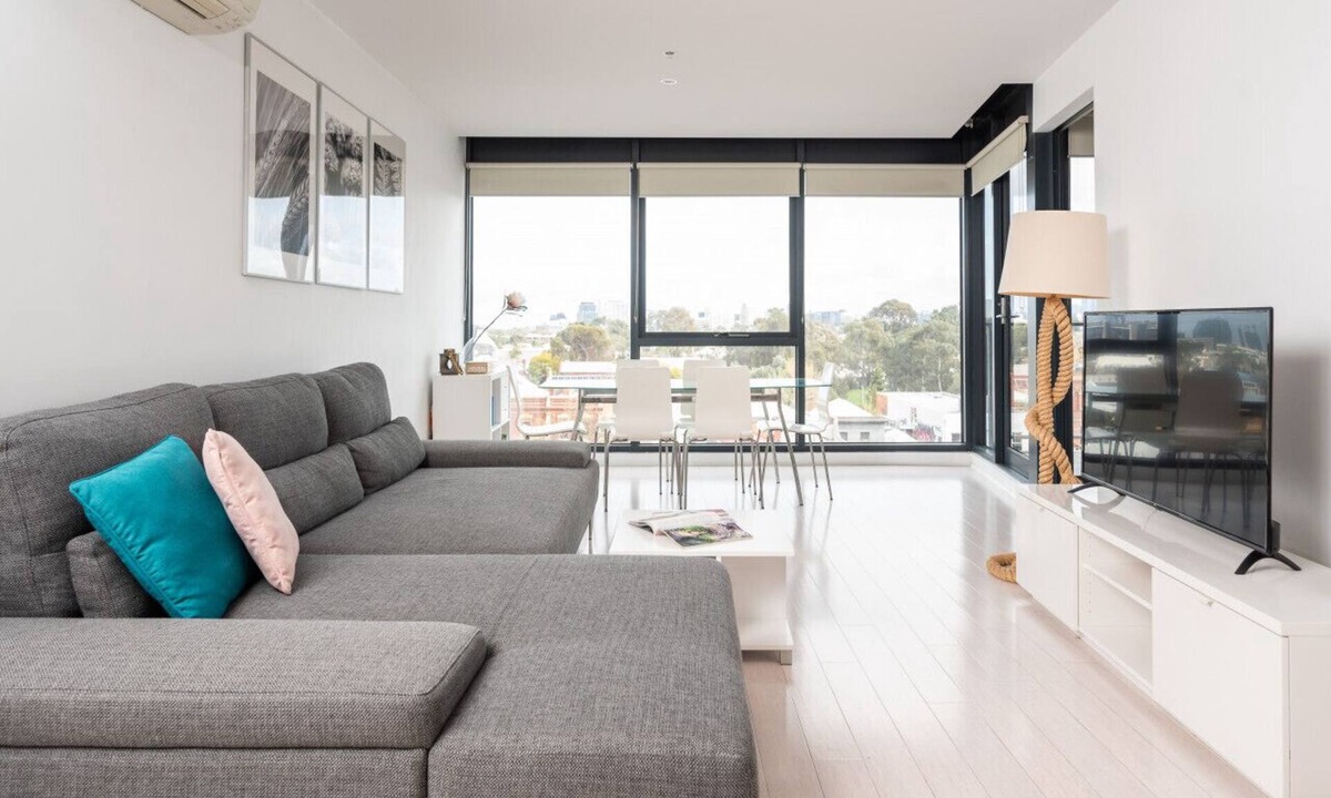 South Yarra Apartment | UPTOWN | City Views in the Heart of South Yarra