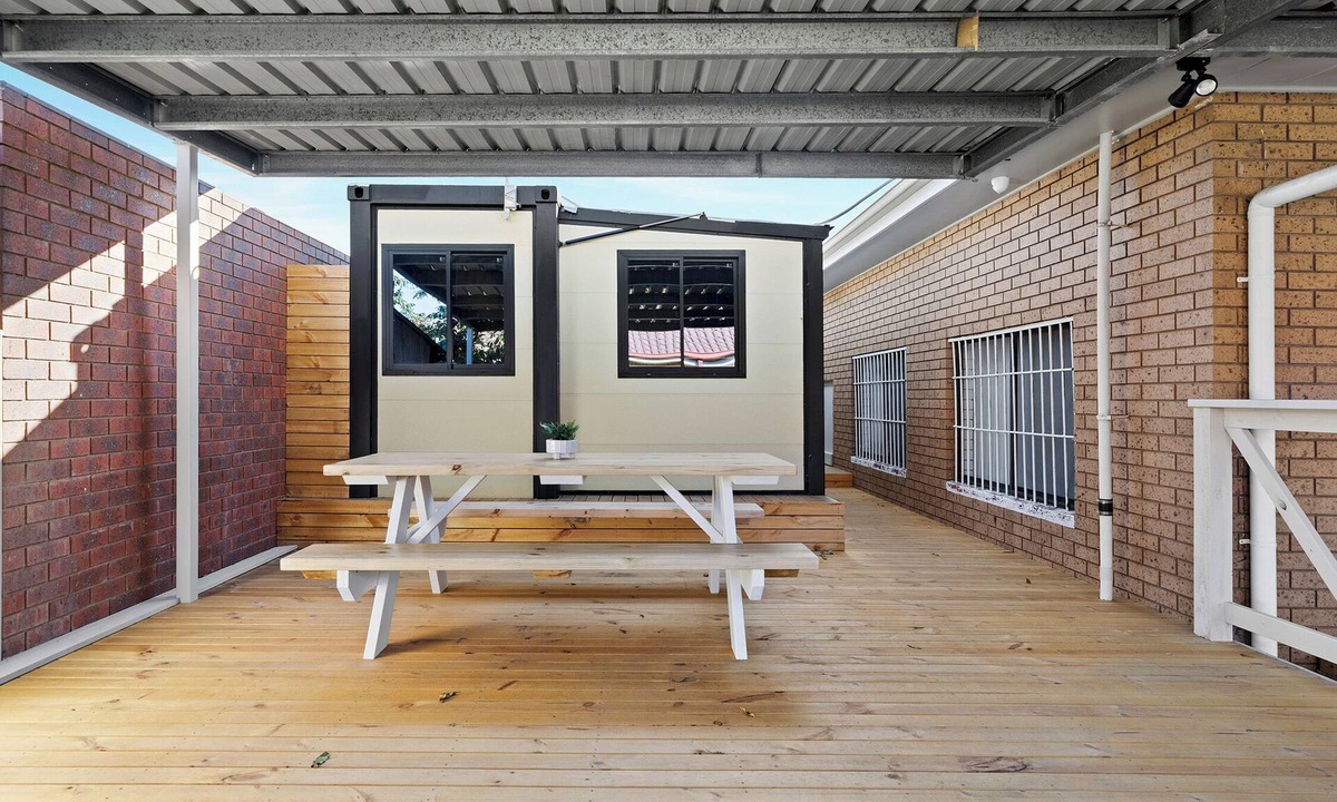 Braybrook House | Urban Tiny Retreat with Outdoor Entertaing Area