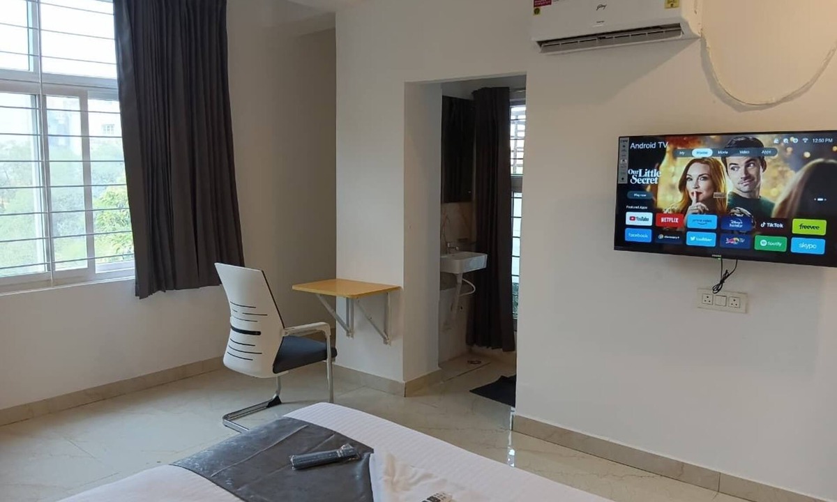 Kukatpally Housing Board Colony Hotel | V SQUARE ELITE