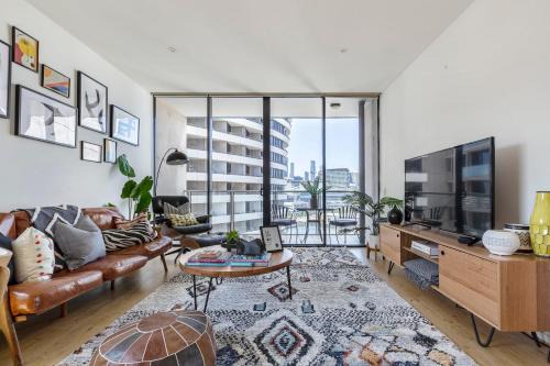 Docklands Apartment | VAQUAY Scandi Boho In Docklands