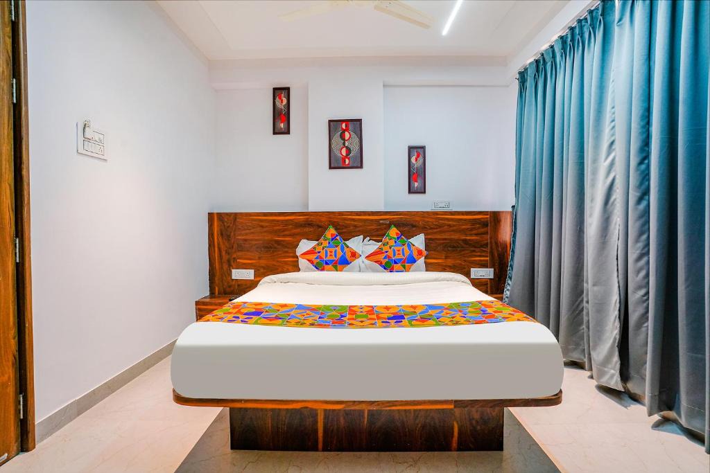 Wakad Hotel | Via Crystal Inn
