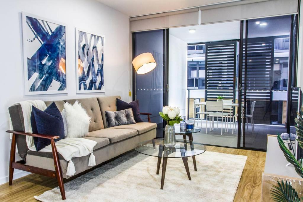 Newstead Apartment | Vibrant City Pad