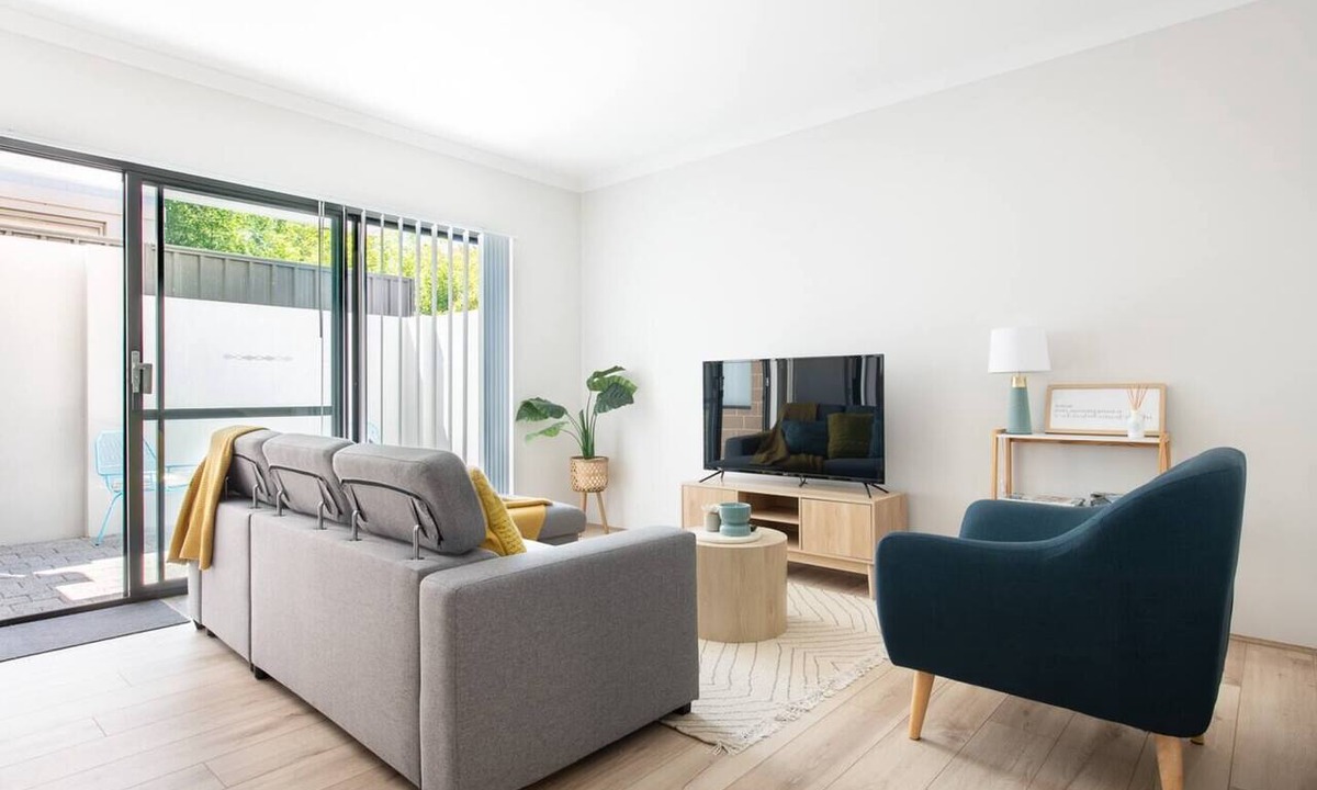 Attadale Apartment | Vibrant & Peaceful 3BR Gem | Walk to River & Cafes