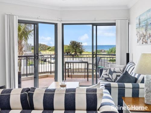 Yamba Villa | Villa 7 - The Breakers Resort