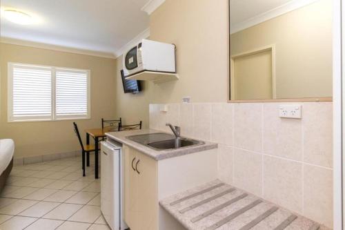 Rockhampton Hotel | Villa Capri Motel