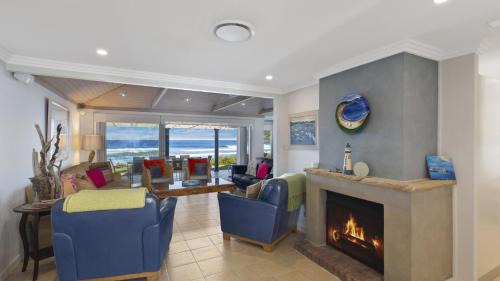 North Avoca House | Villa Dandaloo - Absolute Beachfront