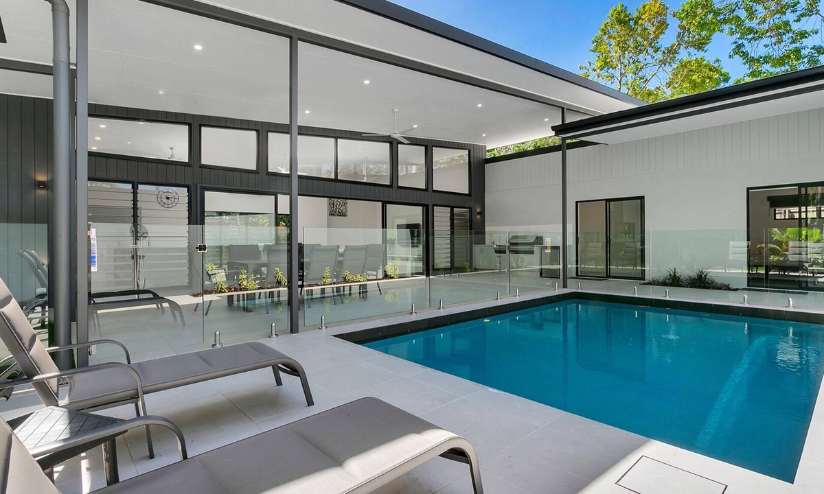 Clifton Beach House | Villa Tiino @ Clifton Beach with Heated Pool