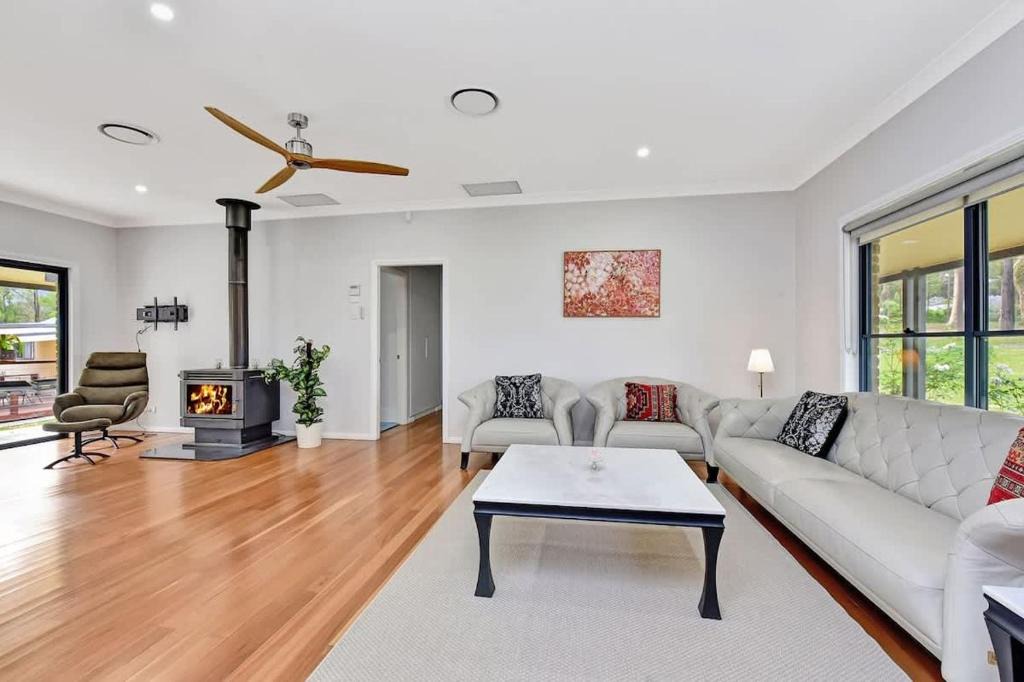 North Rothbury House | Vine & Valley Retreat