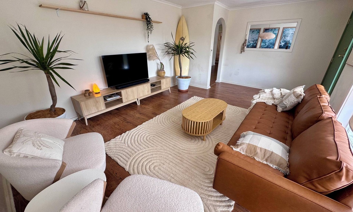 Port Willunga House | Walk to the Beach. Beach House Coastal Retreat
