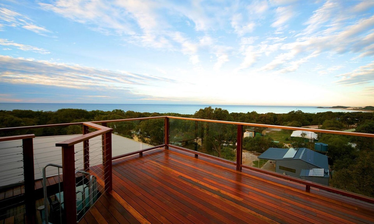 Orchid Beach House | Wanyari-great views with whale watching decks.