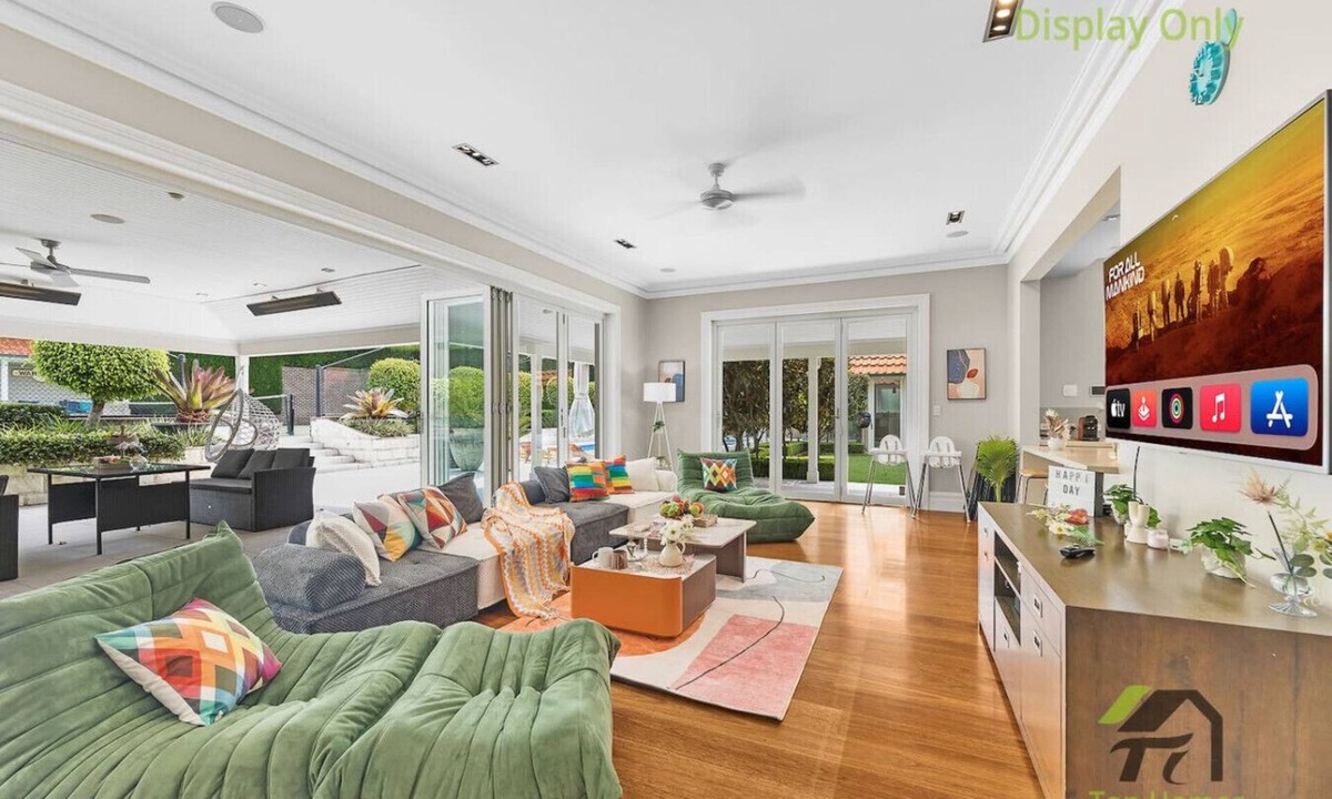 Warrawee House | Warrawee 6BR |Station, Close to Parks & Shops