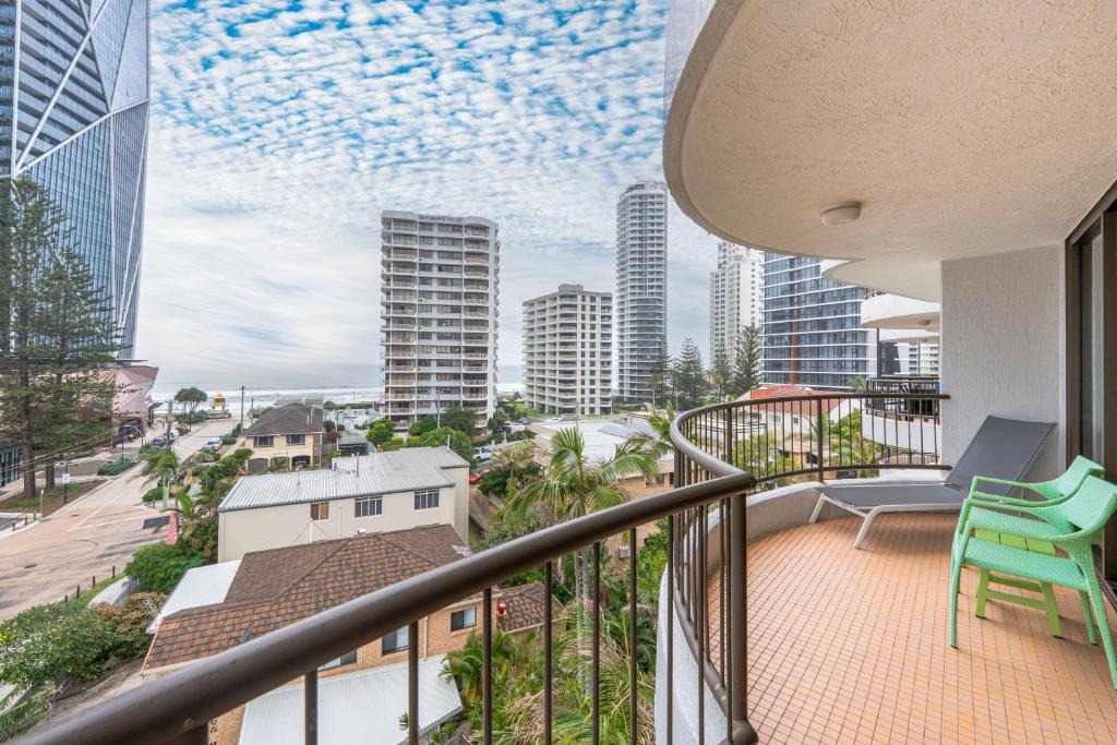 Surfers Paradise Apartment | Warringa Surf Holiday Apartments