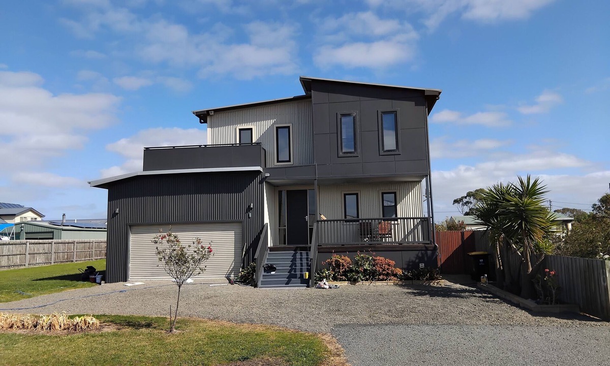 Port Albert House | Water views
