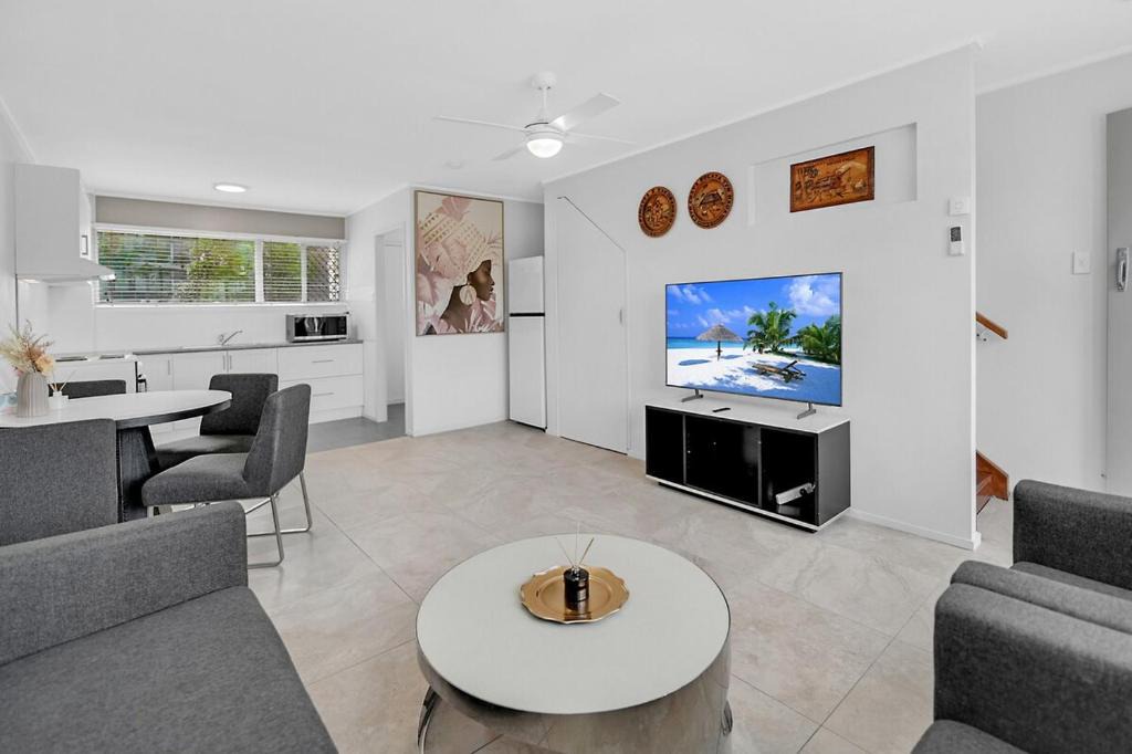 Broadbeach Waters Apartment | Waterfront 2-Bedroom Unit Walking to GC Convention