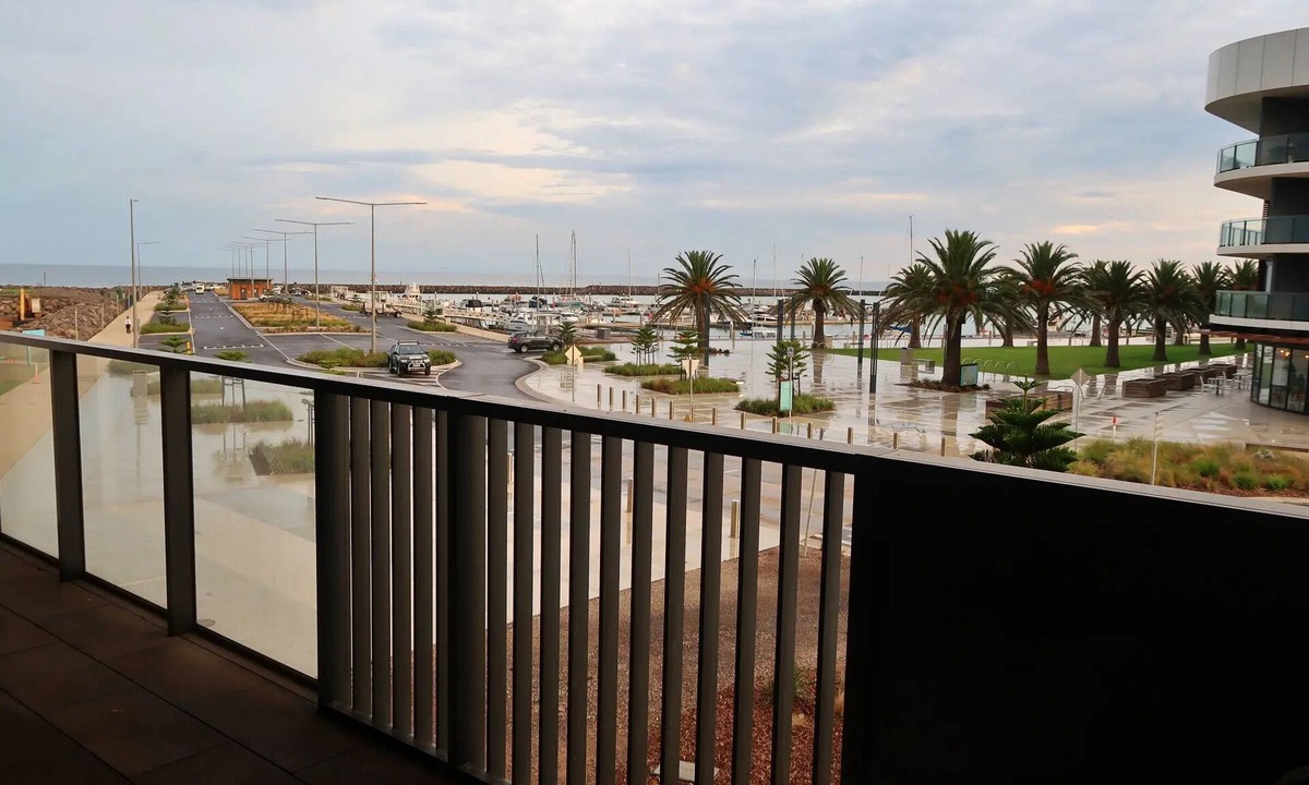 Werribee South Apartment | Waterfront 2BR | Marina Views | Free Parking