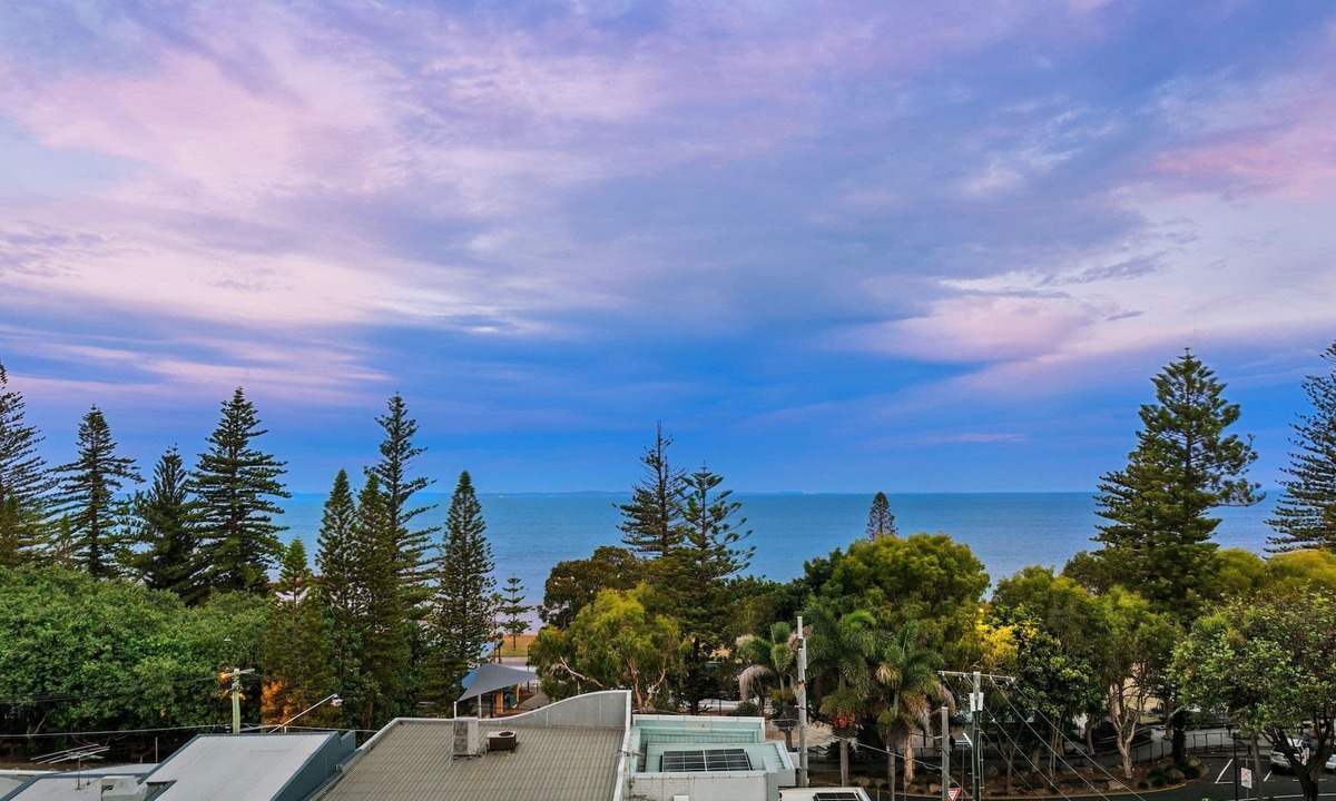 Scarborough Apartment | Waterfront Bunton 5th Floor