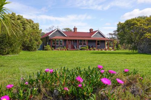 Dunalley House | Waterfront Casilda Guesthouse