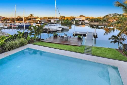 Buddina House | WATERFRONT HOME BORDERING MOOLOOLABA