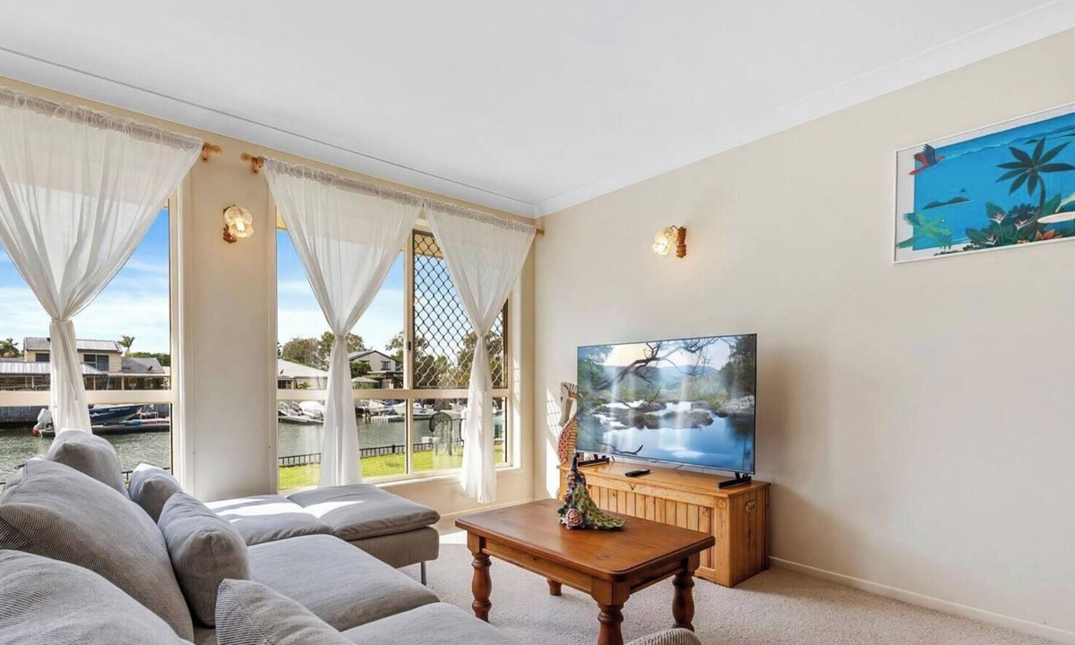 Bongaree House | Waterfront Mai House