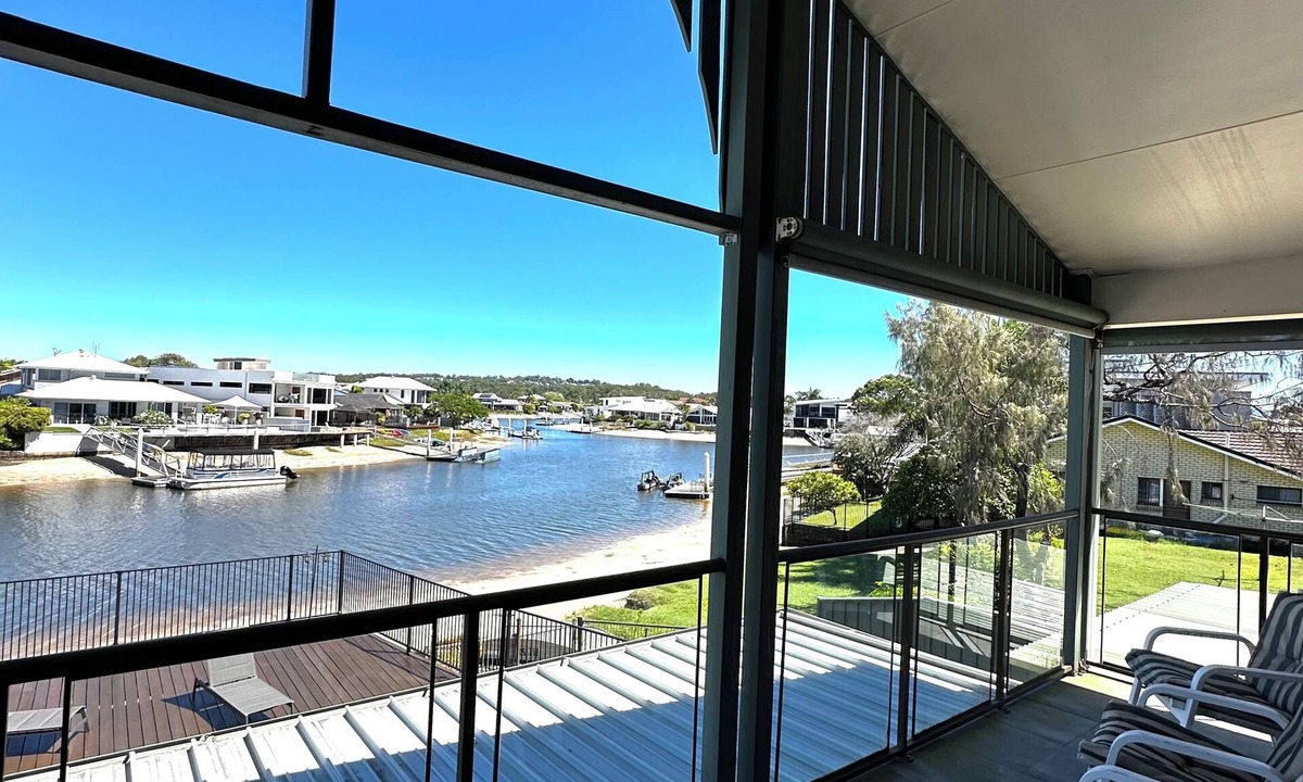 Mooloolaba House | Waterfront Retreat Mooloolaba