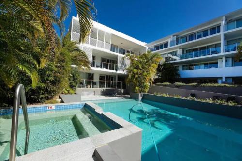 Forster Apartment | Waterline 202