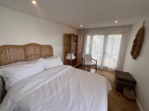 Warrenben House | Waters Edge