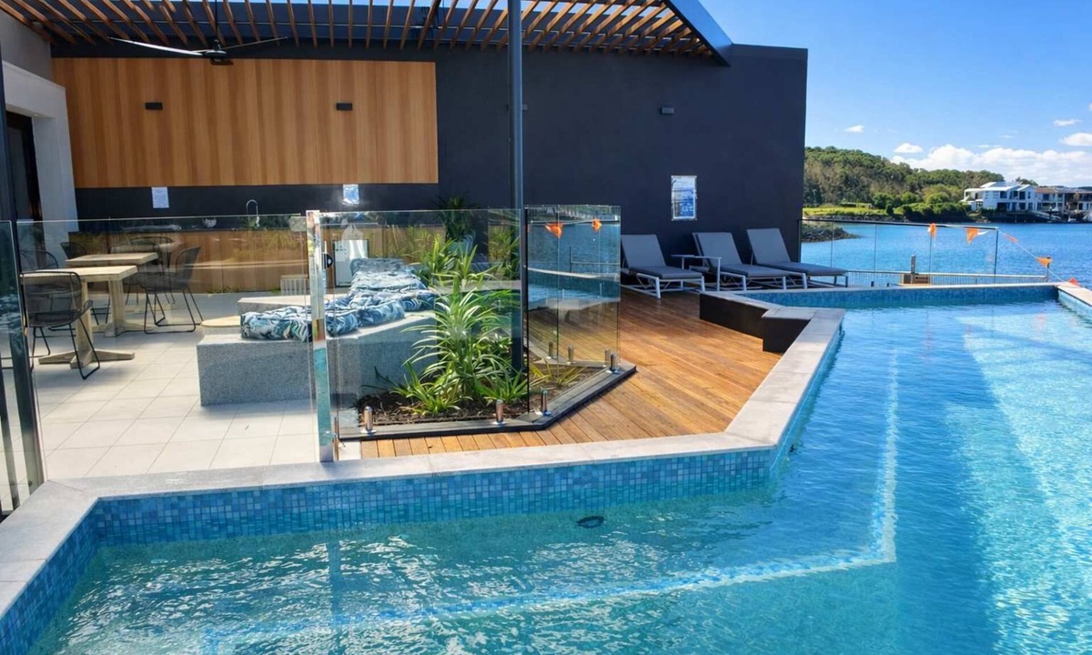 Gold Coast House | Waterview Hope Island House