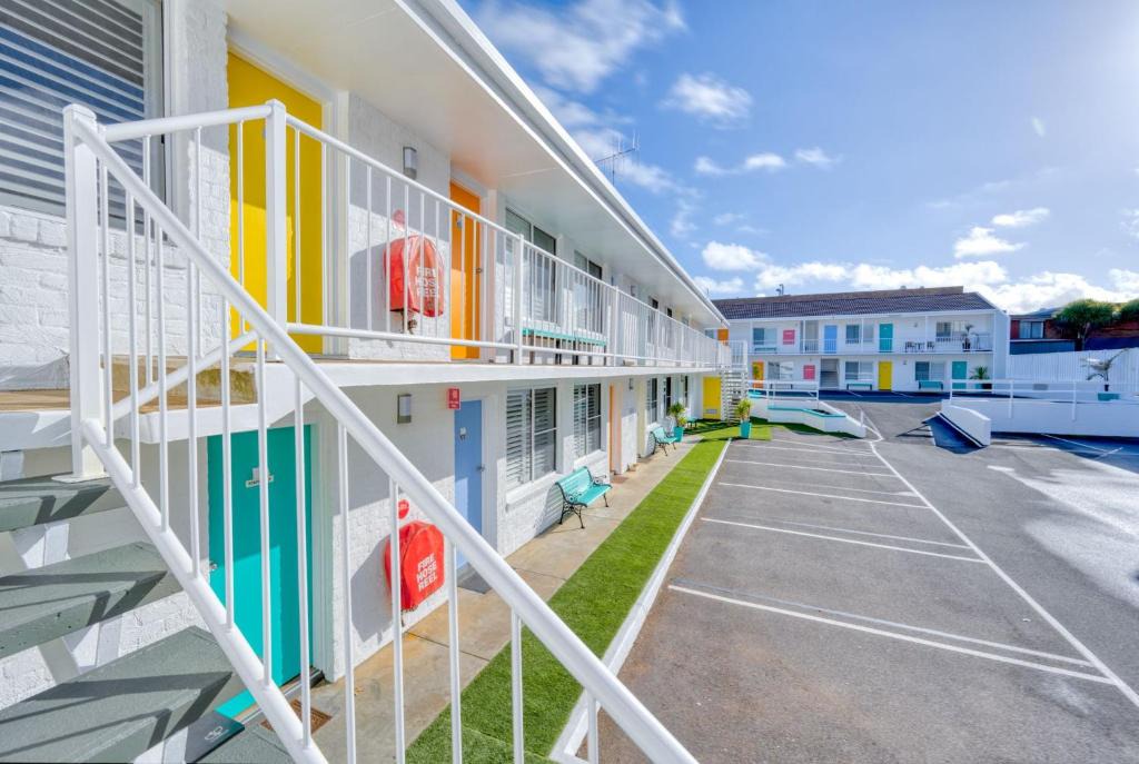 Warrnambool Hotel | Waves on Banyan formerly Comfort Inn International