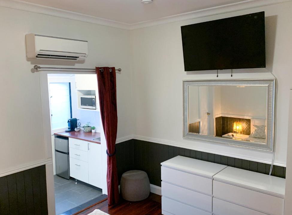 West End Apartment | West End Studio 3