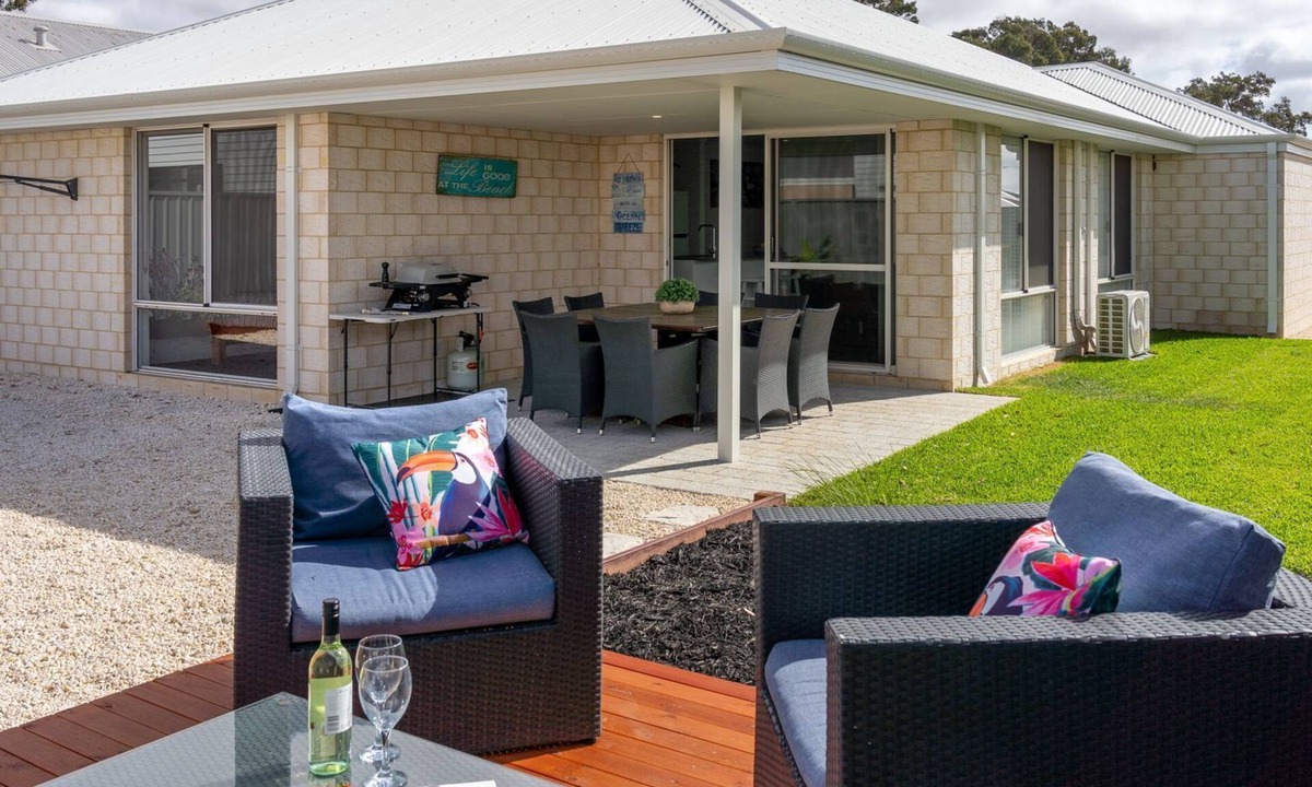 Vasse House | Whale of a Time - Vasse: Your Perfect Retreat for Comfort and Nature