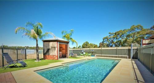 Maryborough House | Whispering Woods Pool Sauna