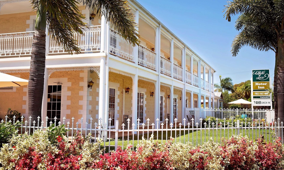 West Mackay Hotel | White Lace Motor Inn